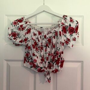 NWT medium cropped/tie floral shirt